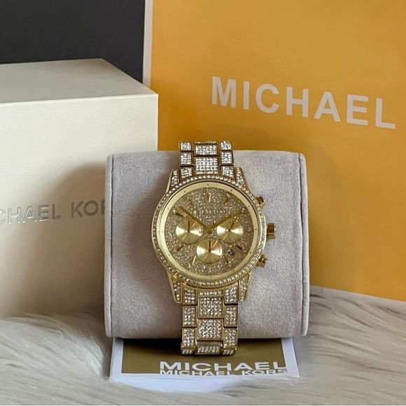 Michael Kors Women’s Ritz Pave Gold-Tone Watch
Case Size: 37mm
MSRP: $725 - Picture 3 of 11
